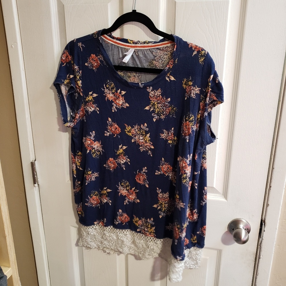 Floral tshirt